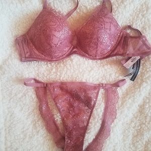 NWT Victoria's Secret Very Sexy Bra Set